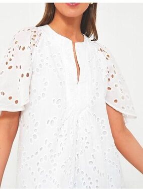 Tuckernuck White Eyelet Ginley Flutter Sleeve Blouse - Small